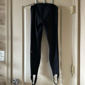 Alo Yoga stylish pants